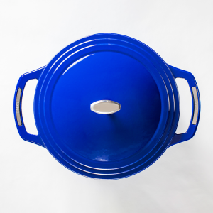 USA Enamel? Cast Iron Dutch Oven
