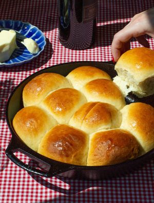 10.25 Inch Seasoned Cast Iron Baker’s Skillet