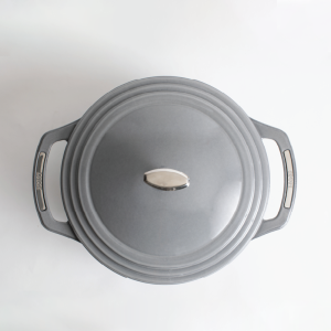 USA Enamel? Cast Iron Dutch Oven